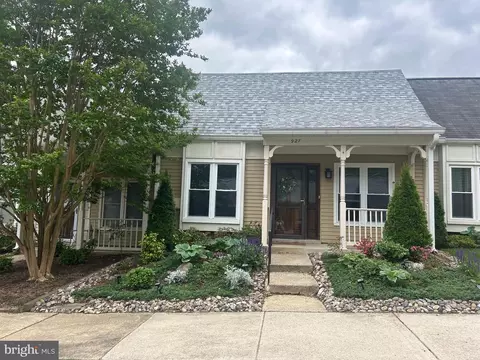 927 Riversedge Cir, Annapolis, MD 21401