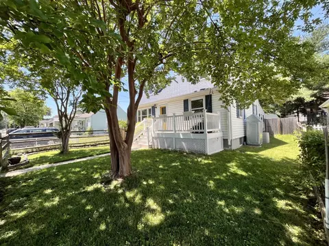 234 Meadow Rd, Pasadena, MD 21122