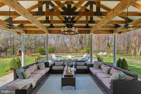 Exterior - 1292 Spa Rd, Annapolis, MD 21403 photo 2 of 21