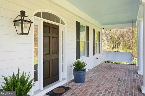 Exterior - 1292 Spa Rd, Annapolis, MD 21403 photo 5 of 21