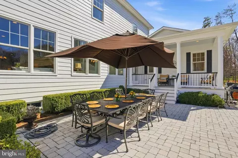Exterior - 1292 Spa Rd, Annapolis, MD 21403 photo 10 of 21
