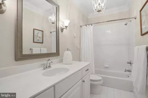 Bath - 1292 Spa Rd, Annapolis, MD 21403 photo 2 of 3