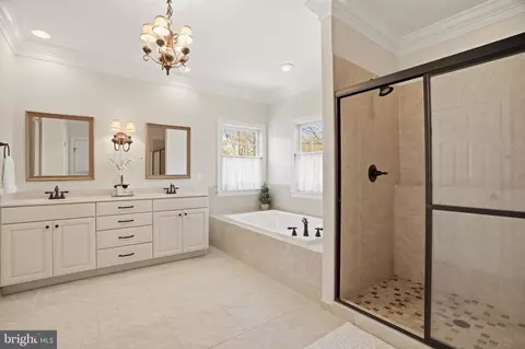 Bath - 1292 Spa Rd, Annapolis, MD 21403 photo 1 of 3