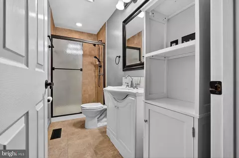 Bath - 118 Elliott Pl, Edgewater, MD 21037 photo 3 of 3
