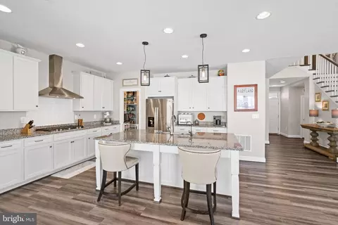 Entry Way - 2916 Quarry Cir, Odenton, MD 21113 photo 2 of 13