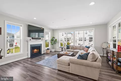 Living - 2916 Quarry Cir, Odenton, MD 21113 photo 1 of 1