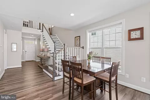 Entry Way - 2916 Quarry Cir, Odenton, MD 21113 photo 4 of 13