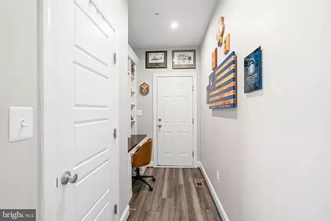 Entry Way - 2916 Quarry Cir, Odenton, MD 21113 photo 7 of 13