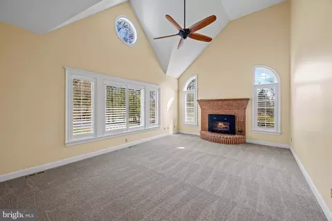 Living - 182 Wroxeter Dr, Arnold, MD 21012 photo 2 of 3