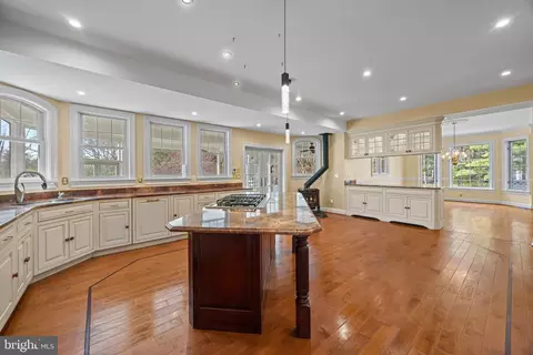 Kitchen - 182 Wroxeter Dr, Arnold, MD 21012 photo 3 of 3
