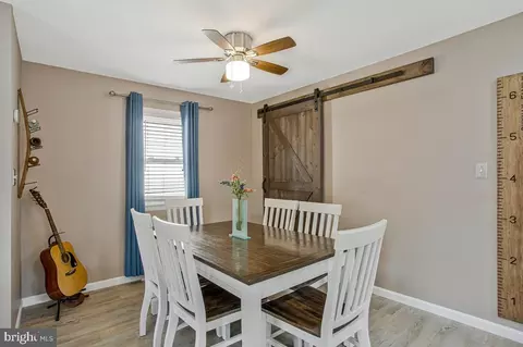 Dining - 1615 Ruxton Rd, Edgewater, MD 21037 photo 1 of 3
