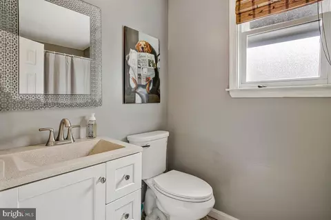 Bath - 1615 Ruxton Rd, Edgewater, MD 21037 photo 2 of 2