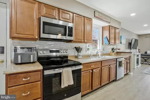 Kitchen - 1615 Ruxton Rd, Edgewater, MD 21037 photo 2 of 2