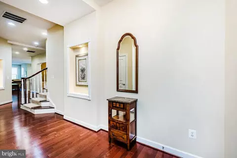 Entry Way - 306 Grindstone Dr, Arnold, MD 21012 photo 3 of 10