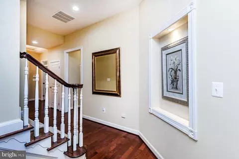 Entry Way - 306 Grindstone Dr, Arnold, MD 21012 photo 5 of 10
