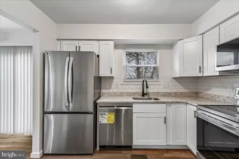 Kitchen - 327 Walton Ave, Baltimore, MD 21225 photo 2 of 2