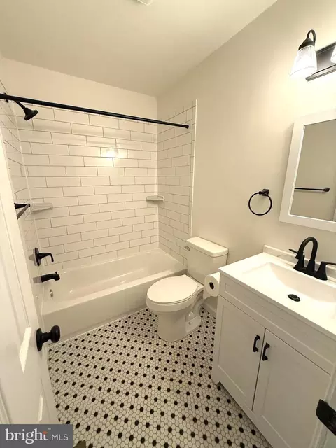 Bath - 327 Walton Ave, Baltimore, MD 21225 photo 2 of 3