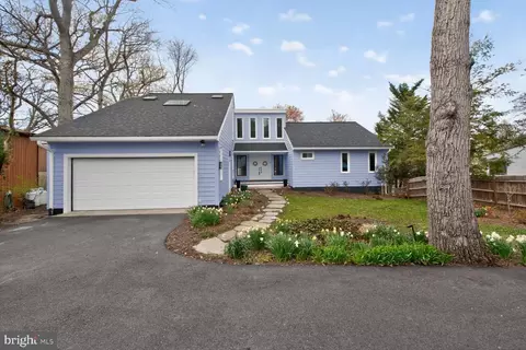 1526 Park Ln, Pasadena, MD 21122