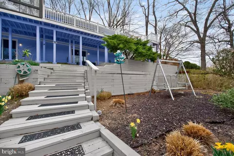 Exterior - 1526 Park Ln, Pasadena, MD 21122 photo 9 of 14