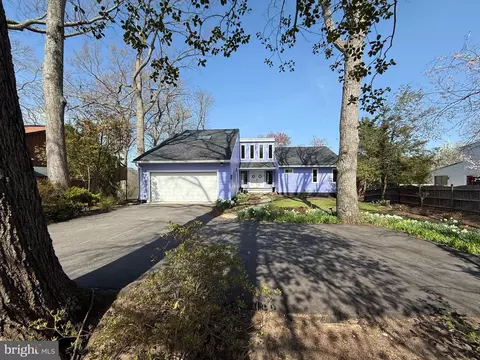 Exterior - 1526 Park Ln, Pasadena, MD 21122 photo 3 of 14