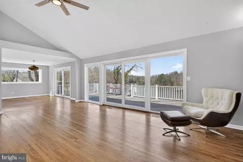 Living - 1526 Park Ln, Pasadena, MD 21122 photo 1 of 6