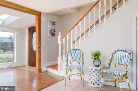 Entry Way - 626 Clark Ave, Deale, MD 20751 photo 2 of 9