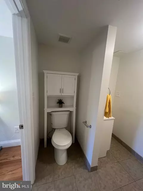 Bath - 626 Clark Ave, Deale, MD 20751 photo 5 of 6