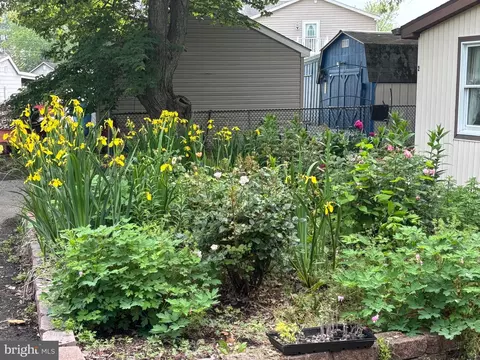 Exterior - 626 Clark Ave, Deale, MD 20751 photo 10 of 11