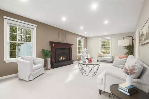Living - 326 Edgewater Rd, Pasadena, MD 21122 photo 1 of 4