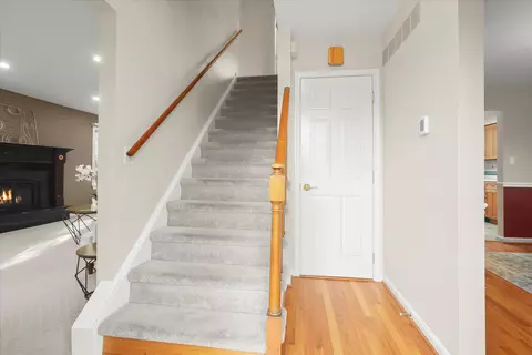 Entry Way - 326 Edgewater Rd, Pasadena, MD 21122 photo 2 of 2
