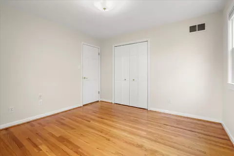 Bedroom - 326 Edgewater Rd, Pasadena, MD 21122 photo 4 of 7
