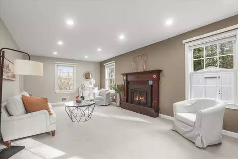 Living - 326 Edgewater Rd, Pasadena, MD 21122 photo 4 of 4