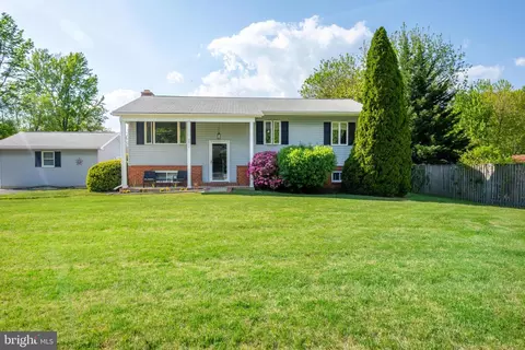Exterior - 3542 Loch Haven Dr, Edgewater, MD 21037 photo 4 of 12