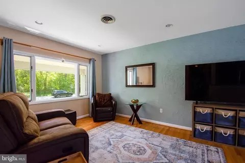 Living - 3542 Loch Haven Dr, Edgewater, MD 21037 photo 1 of 1