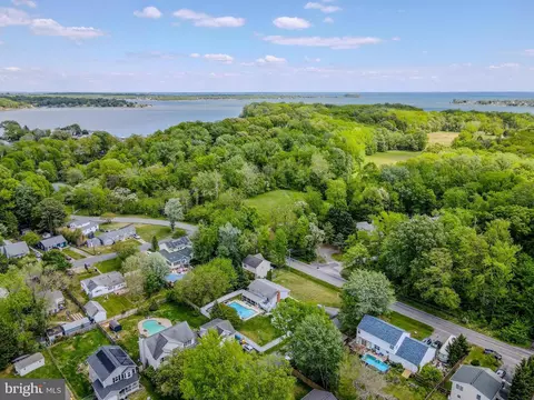 View/Area - 3542 Loch Haven Dr, Edgewater, MD 21037 photo 4 of 11