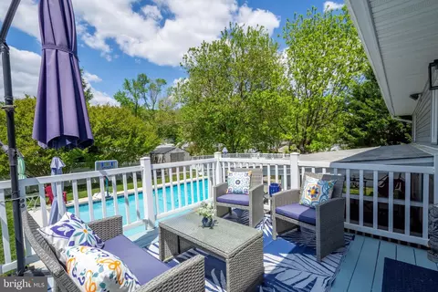 Exterior - 3542 Loch Haven Dr, Edgewater, MD 21037 photo 5 of 12