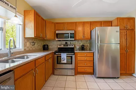 Kitchen - 3542 Loch Haven Dr, Edgewater, MD 21037 photo 2 of 2