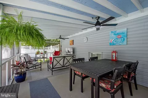Exterior - 3542 Loch Haven Dr, Edgewater, MD 21037 photo 6 of 12