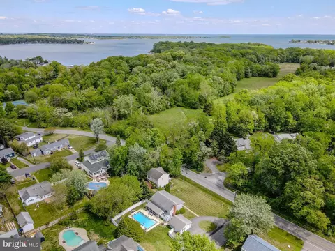 View/Area - 3542 Loch Haven Dr, Edgewater, MD 21037 photo 2 of 11