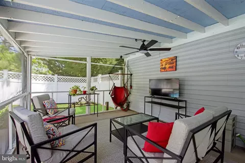 Exterior - 3542 Loch Haven Dr, Edgewater, MD 21037 photo 7 of 12