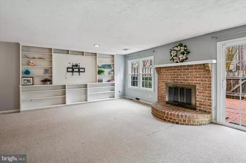 Living - 1142 Jeffrey Dr, Crofton, MD 21114 photo 4 of 6