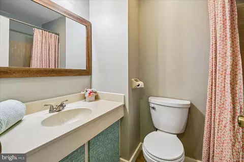 Bath - 1142 Jeffrey Dr, Crofton, MD 21114 photo 2 of 3