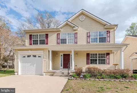 647 210th St, Pasadena, MD 21122