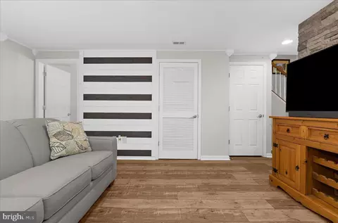 Entry Way - 1327 Peppertree Ct, Crofton, MD 21114 photo 2 of 3