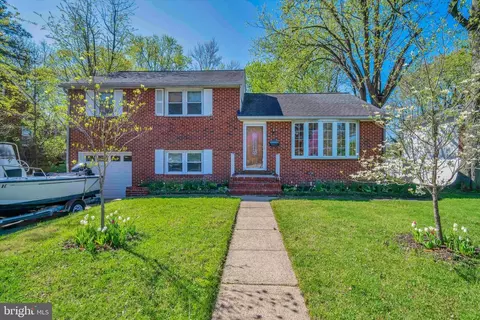 319 School Ln, Linthicum Heights, MD 21090