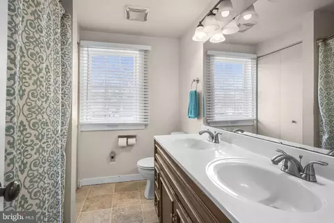 Bath - 3715 5th Ave, Edgewater, MD 21037 photo 2 of 2