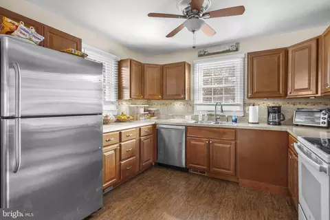 Kitchen - 3715 5th Ave, Edgewater, MD 21037 photo 1 of 2