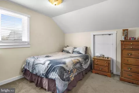 Bedroom - 3715 5th Ave, Edgewater, MD 21037 photo 4 of 4