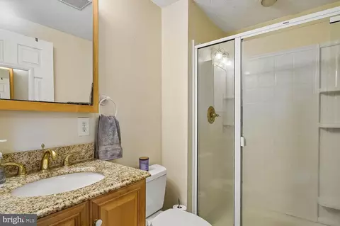 Bath - 1643 Revell Downs Dr, Annapolis, MD 21409 photo 1 of 2