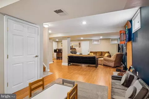 Entry Way - 1643 Revell Downs Dr, Annapolis, MD 21409 photo 2 of 2